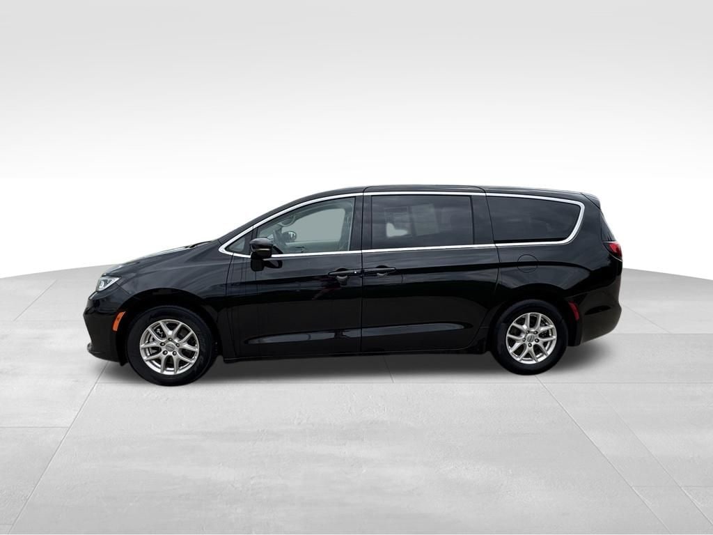 Used 2024 Chrysler Pacifica Touring L Van Passenger Van