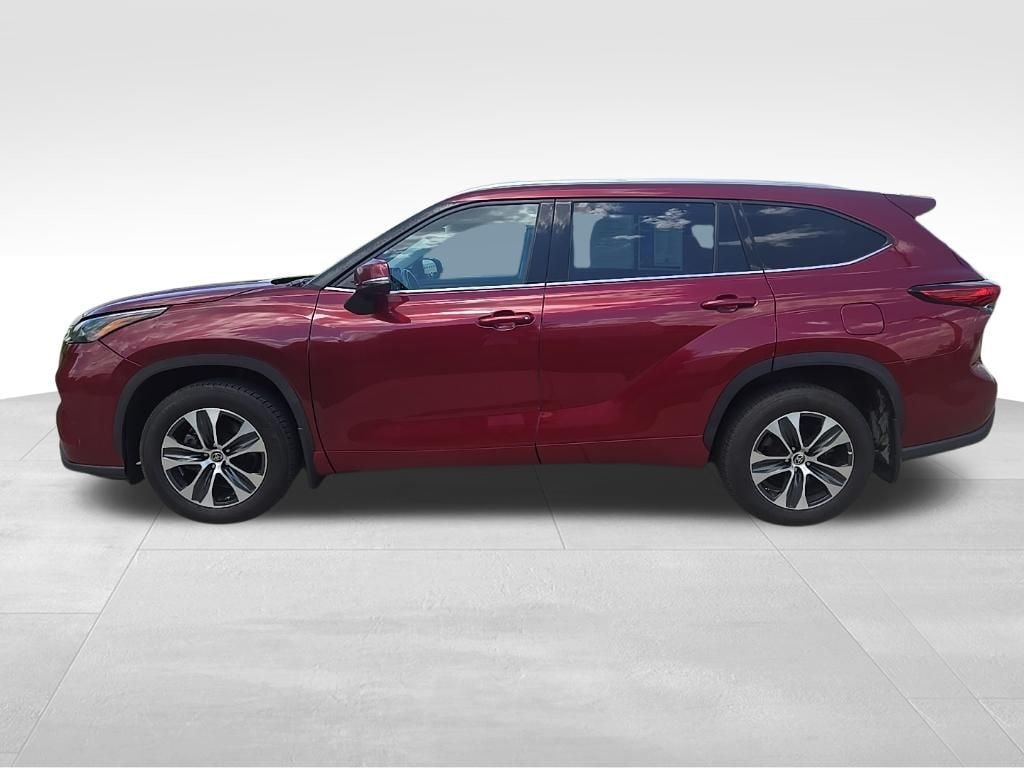 Used 2022 Toyota Highlander XLE SUV