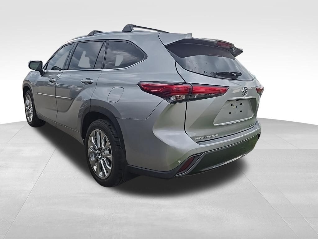 Used 2023 Toyota Highlander Limited SUV