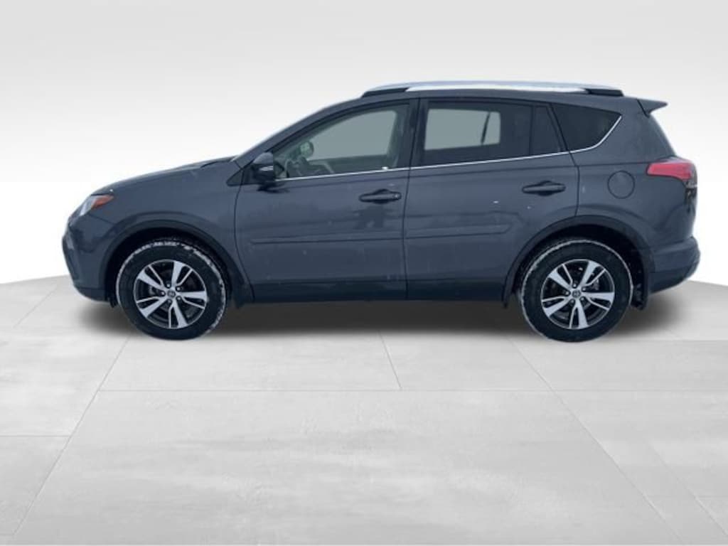 Used 2016 Toyota RAV4 XLE SUV