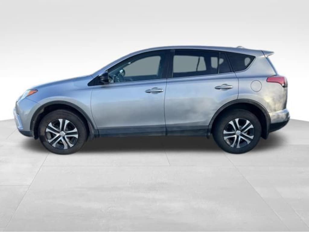 Used 2018 Toyota RAV4 LE SUV