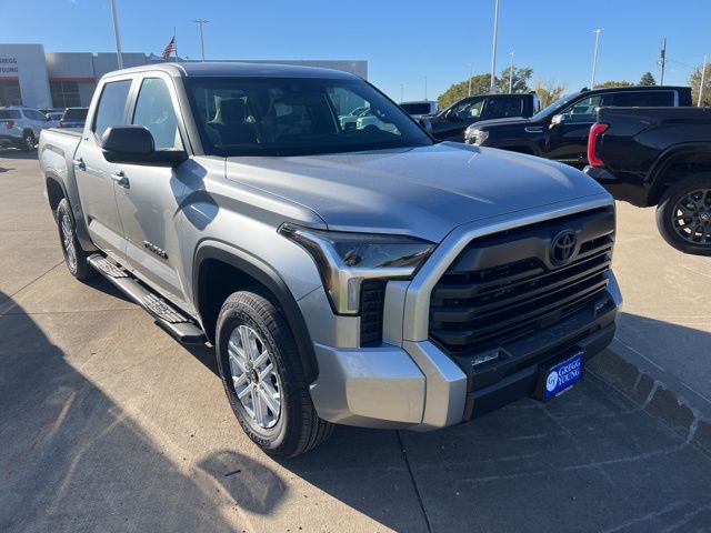 2026 Toyota Tundra SR5 CrewMax photo 4