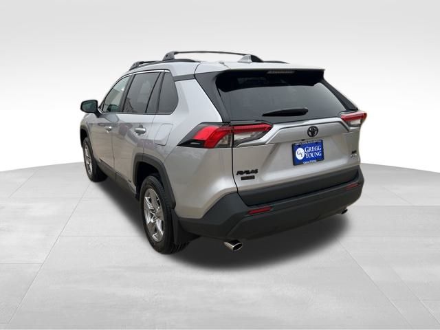 2025 Toyota RAV4 Hybrid XLE photo 2