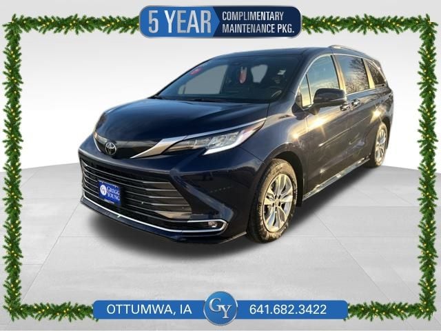 2026 Toyota Sienna Limited's photo