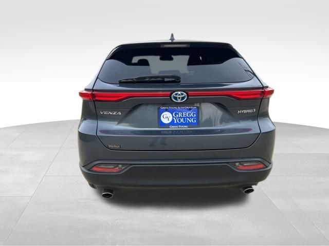 2021 Toyota Venza LE photo 3