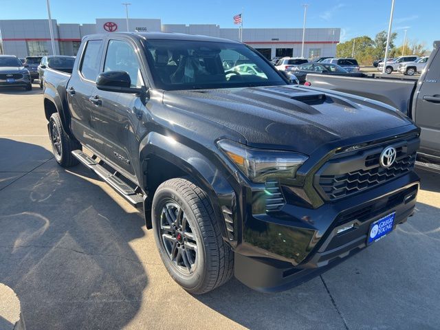 2025 Toyota Tacoma TRD Sport 4x4 Double Cab photo 3