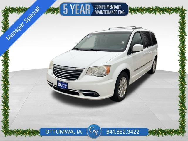 2014 Chrysler Town & Country Touring's photo
