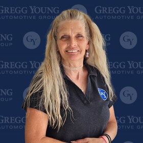 Staff member Sheffiney Thomas from ID_676d04