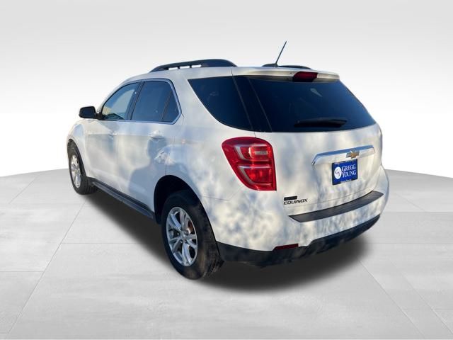 2017 Chevrolet Equinox LT photo 2