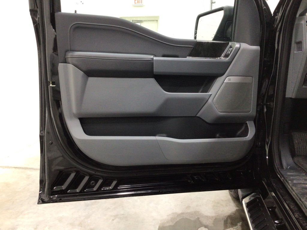2023 Ford F-150 XLT - Photo 17