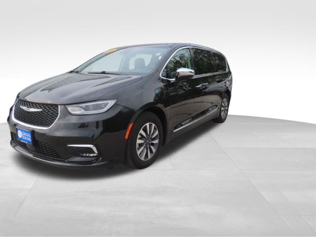 Used 2023 Chrysler Pacifica Plug-In Hybrid Limited Van Passenger Van