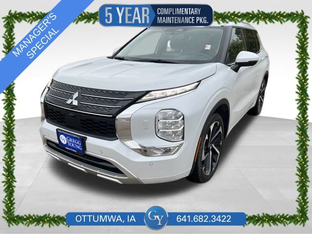 2023 Mitsubishi Outlander SEL's photo