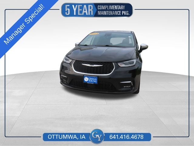 2023 Chrysler Pacifica Hybrid Limited's photo