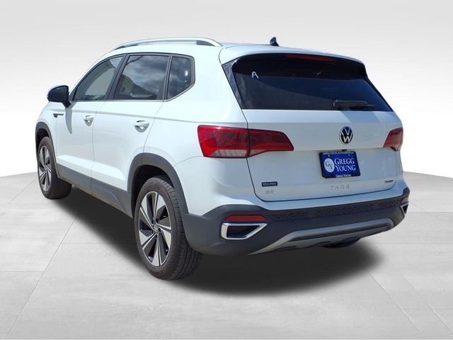 2024 Volkswagen Taos SE photo 3