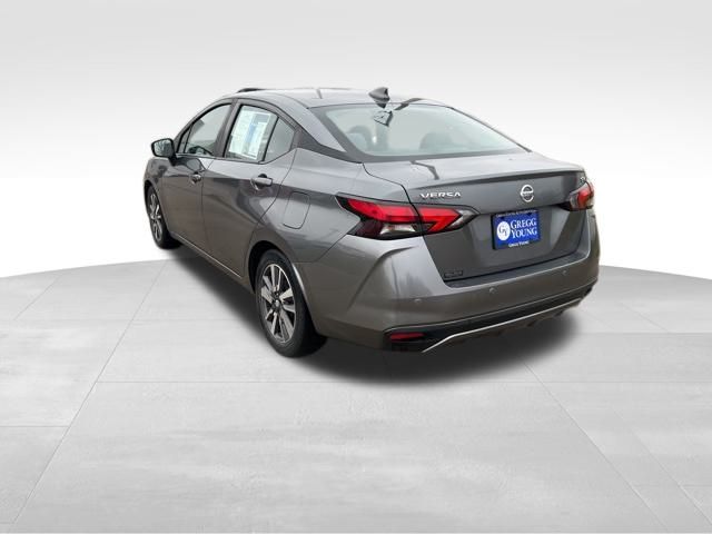 2020 Nissan Versa 1.6 SV Sedan photo 2