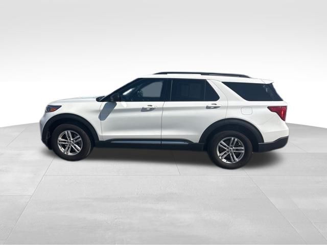 2022 Ford Explorer XLT photo 2