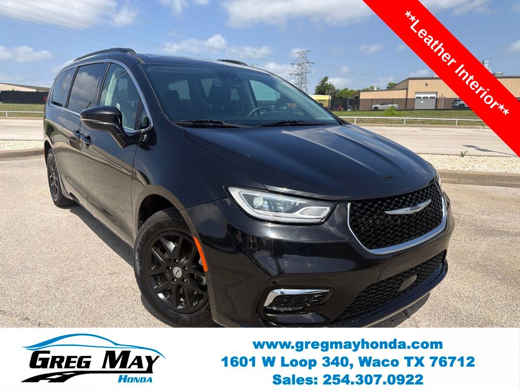 2022 Chrysler Pacifica Touring L's photo
