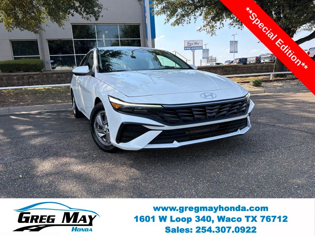 Used 2025 Hyundai Elantra SE