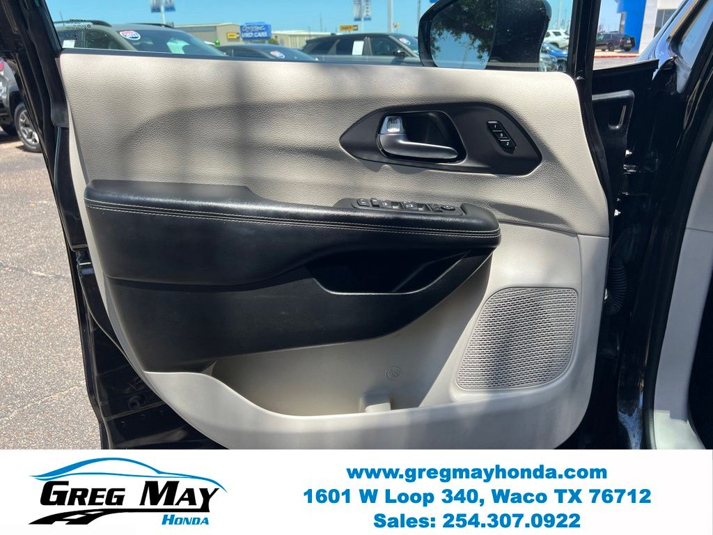 2022 Chrysler Pacifica Touring L - Photo 22