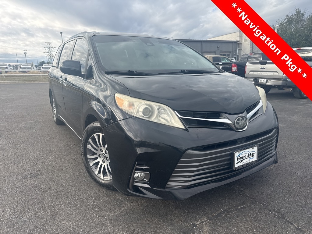 Used 2018 Toyota Sienna XLE Minivan/Van