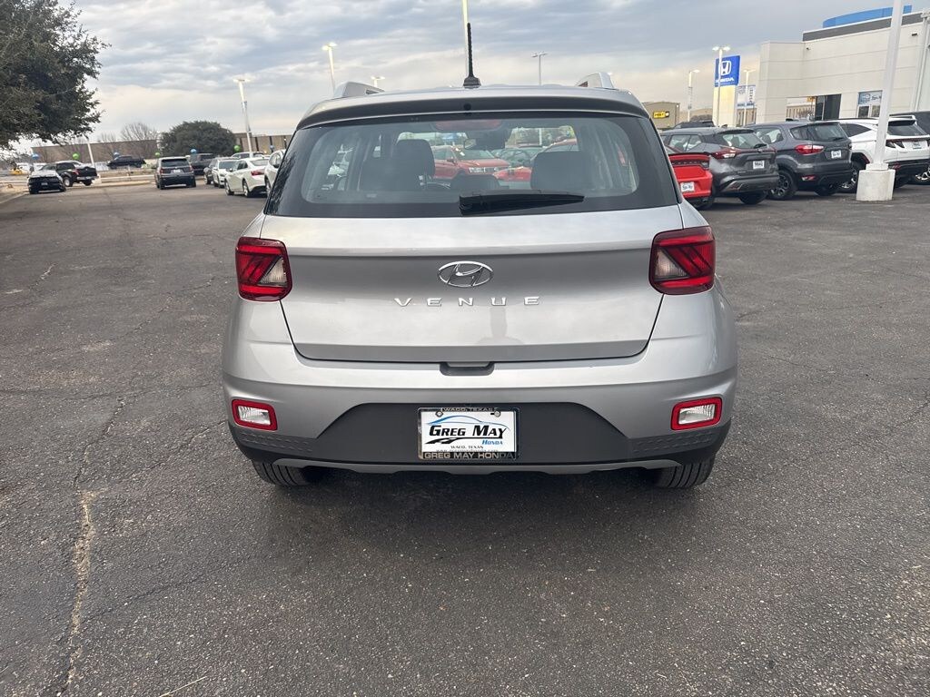Used 2025 Hyundai Venue SEL SUV