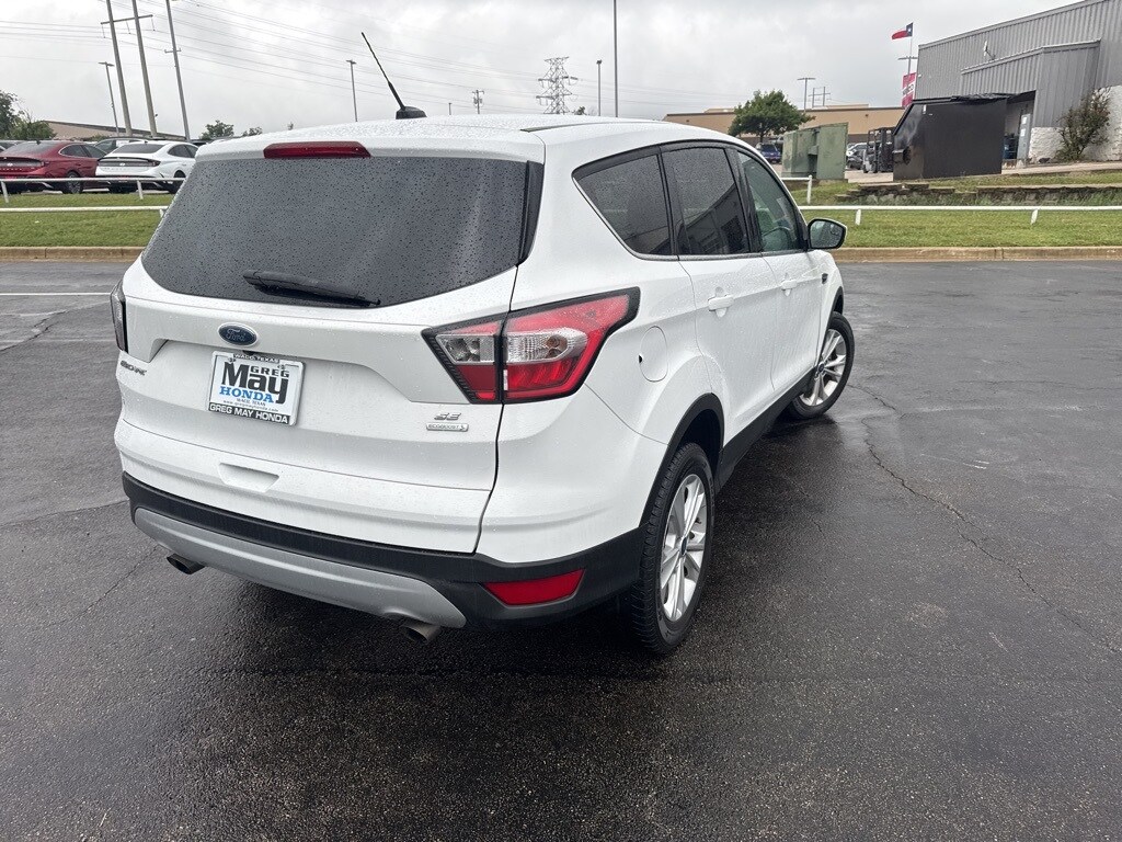 2017 Ford Escape SE photo 3