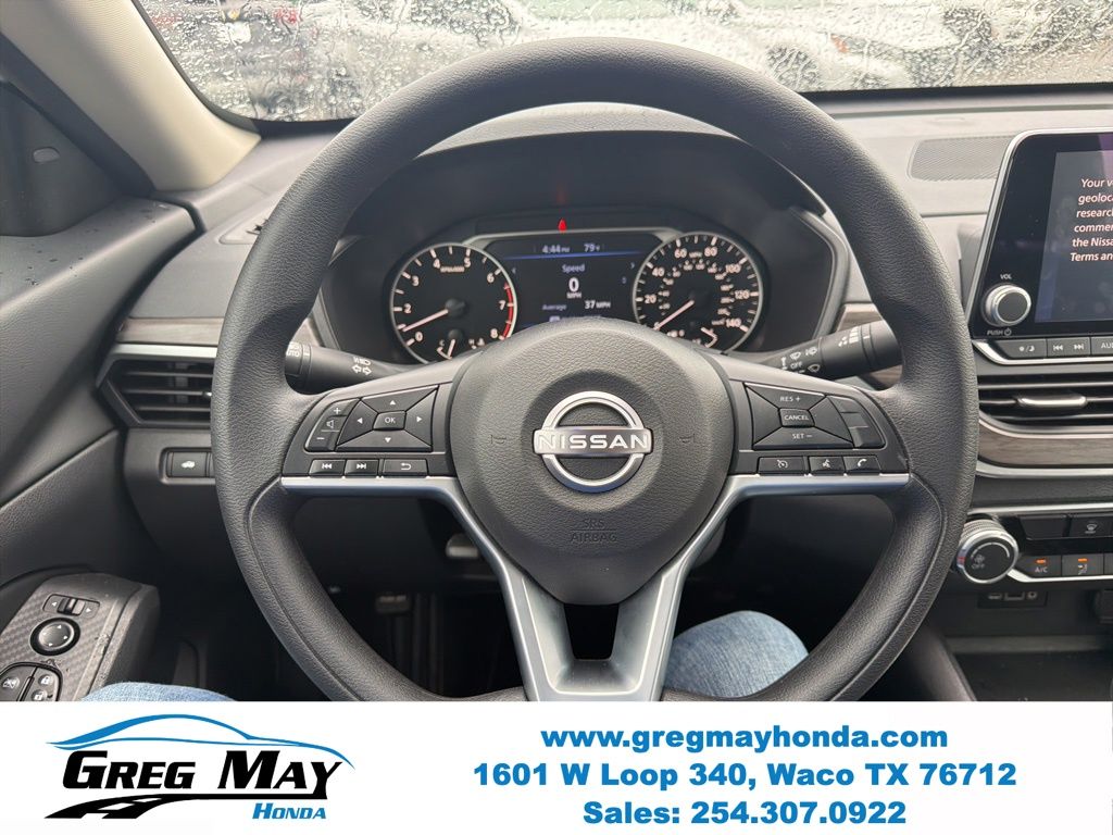 2025 Nissan Altima SV - Photo 13