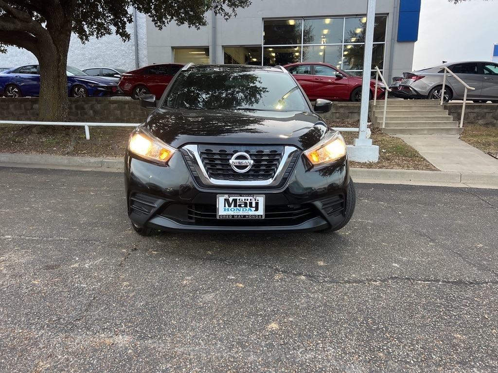 Used 2019 Nissan Kicks S with VIN 3N1CP5CU6KL515677 for sale in Waco, TX