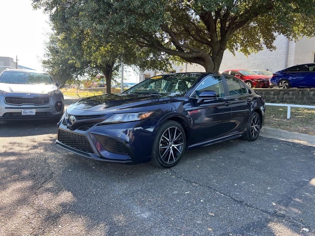 Used 2021 Toyota Camry SE Sedan