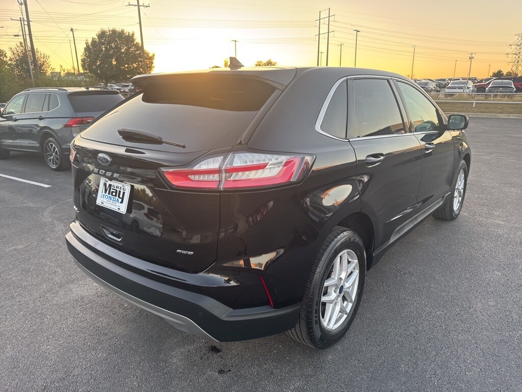 2021 Ford Edge SEL photo 3