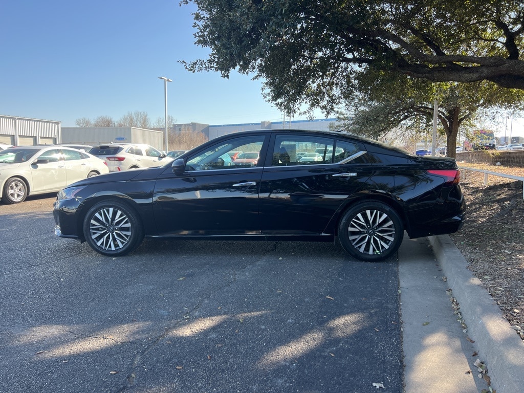 Used 2024 Nissan Altima 2.5 SV Sedan