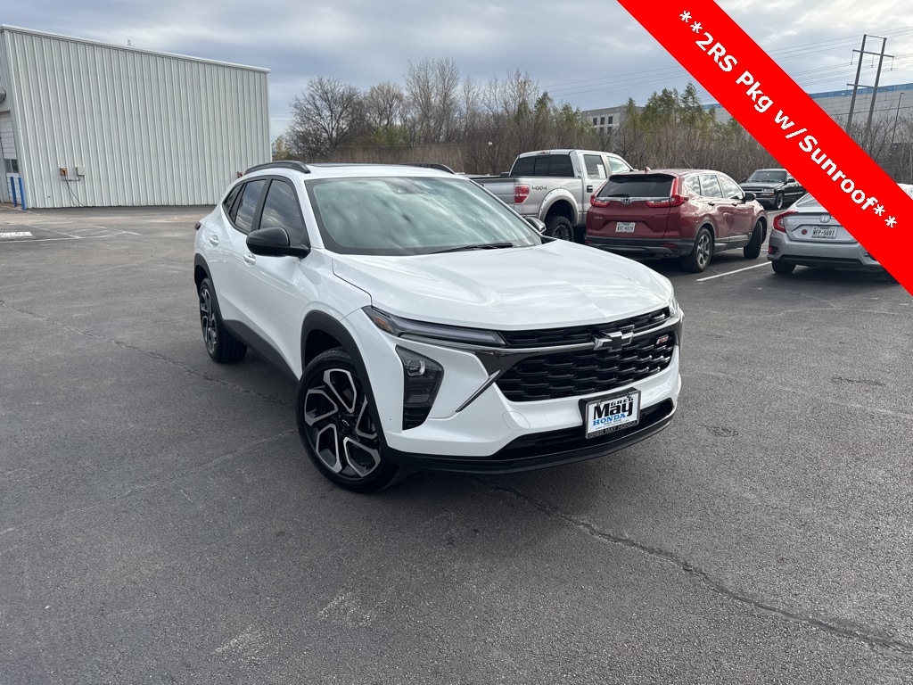 2025 Chevrolet Trax RS's photo