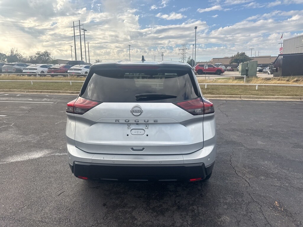 2024 Nissan Rogue S photo 3