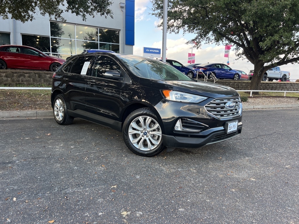 2021 Ford Edge Titanium's photo