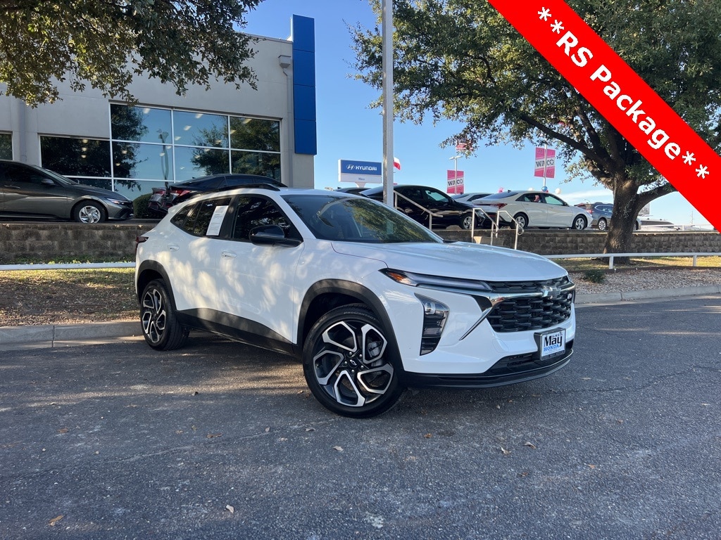 2025 Chevrolet Trax RS's photo