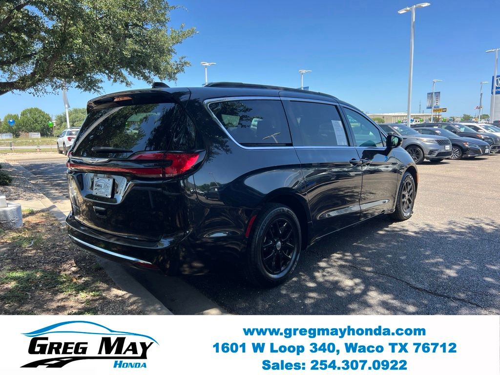 2022 Chrysler Pacifica Touring L - Photo 8