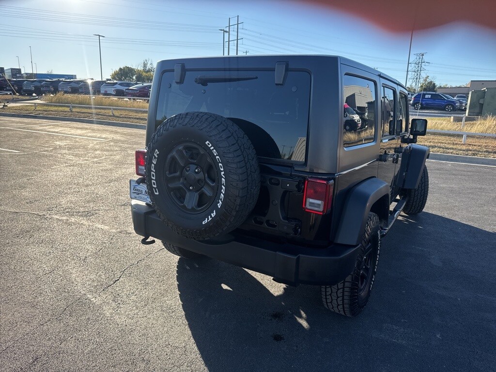 2017 Jeep Wrangler Unlimited Sport photo 3