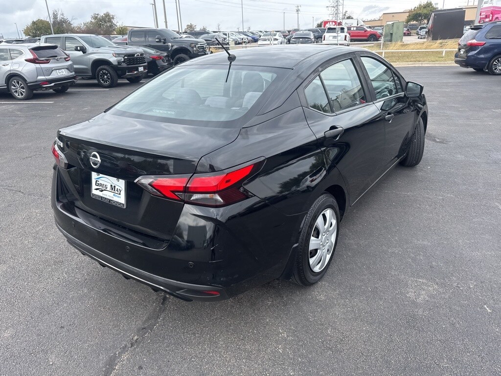 2021 Nissan Versa 1.6 S photo 3