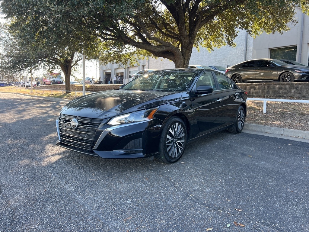 Used 2024 Nissan Altima 2.5 SV Sedan