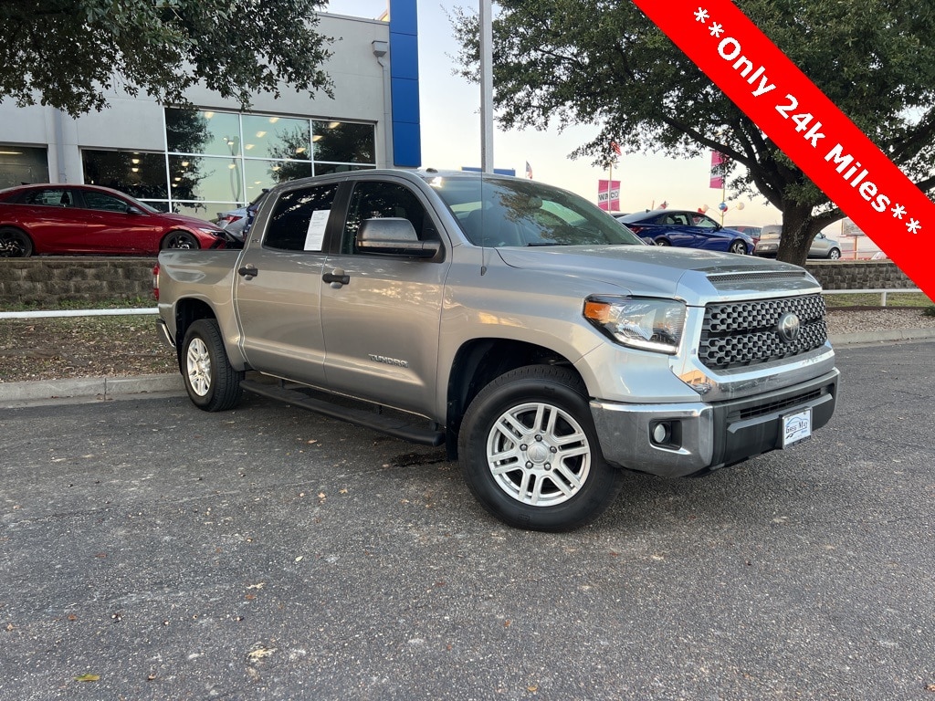 2019 Toyota Tundra SR5's photo