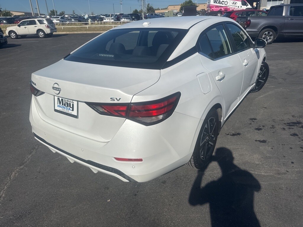 2024 Nissan Sentra SV photo 3