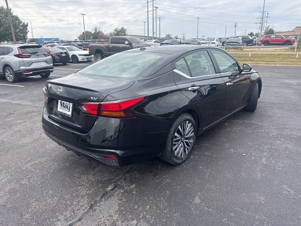 2023 Nissan Altima 2.5 SV photo 3