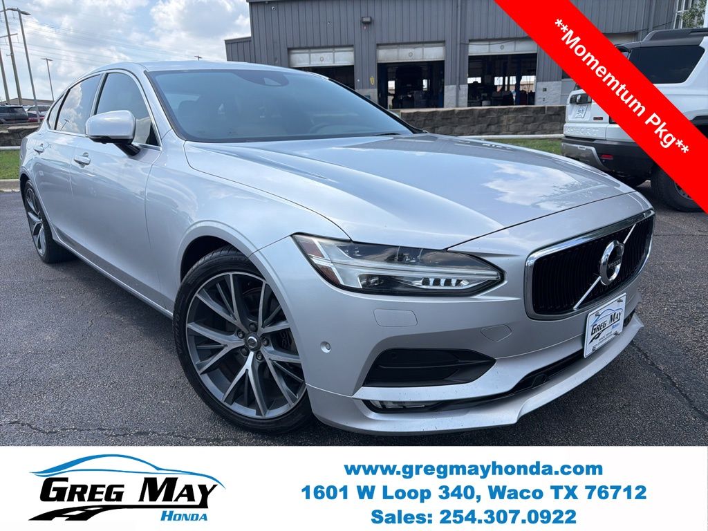 2018 Volvo S90 Momentum