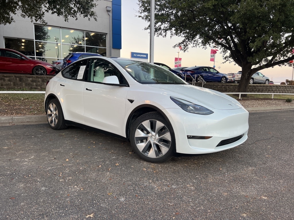 2022 Tesla Model Y Long Range's photo