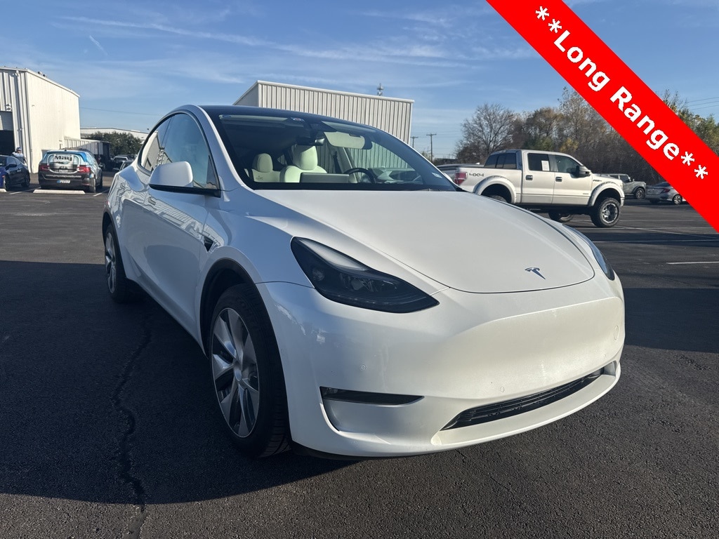 2022 Tesla Model Y Long Range's photo