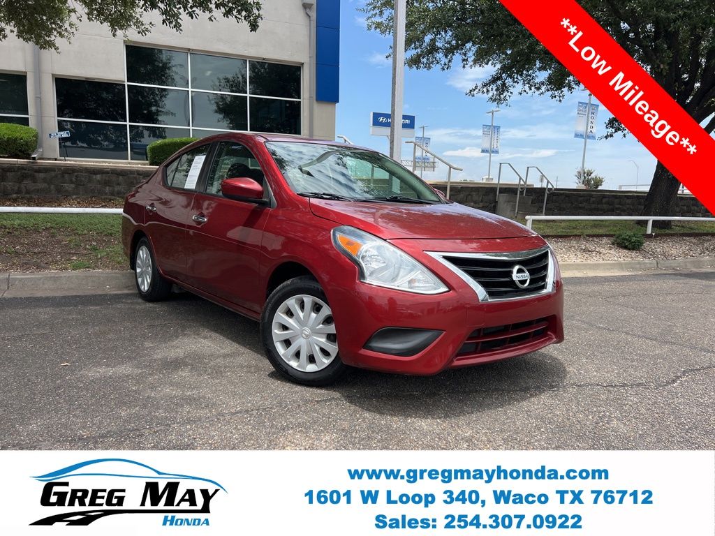 2017 Nissan Versa 1.6 SV CVT's photo