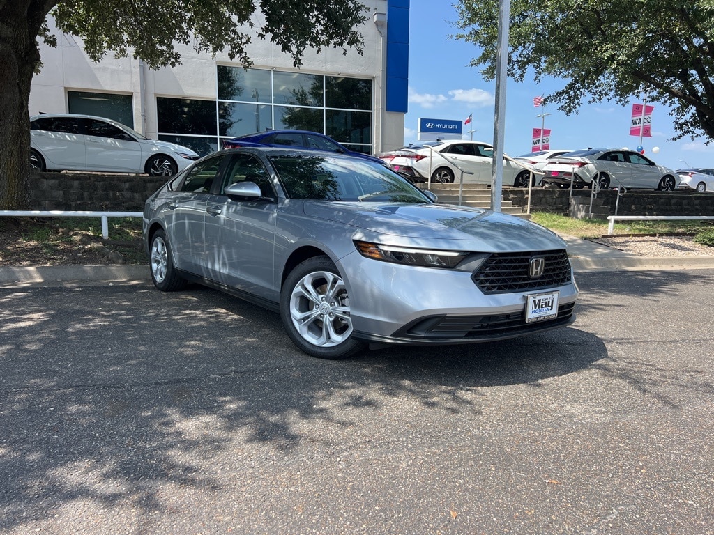 2025 Honda Accord LX's photo