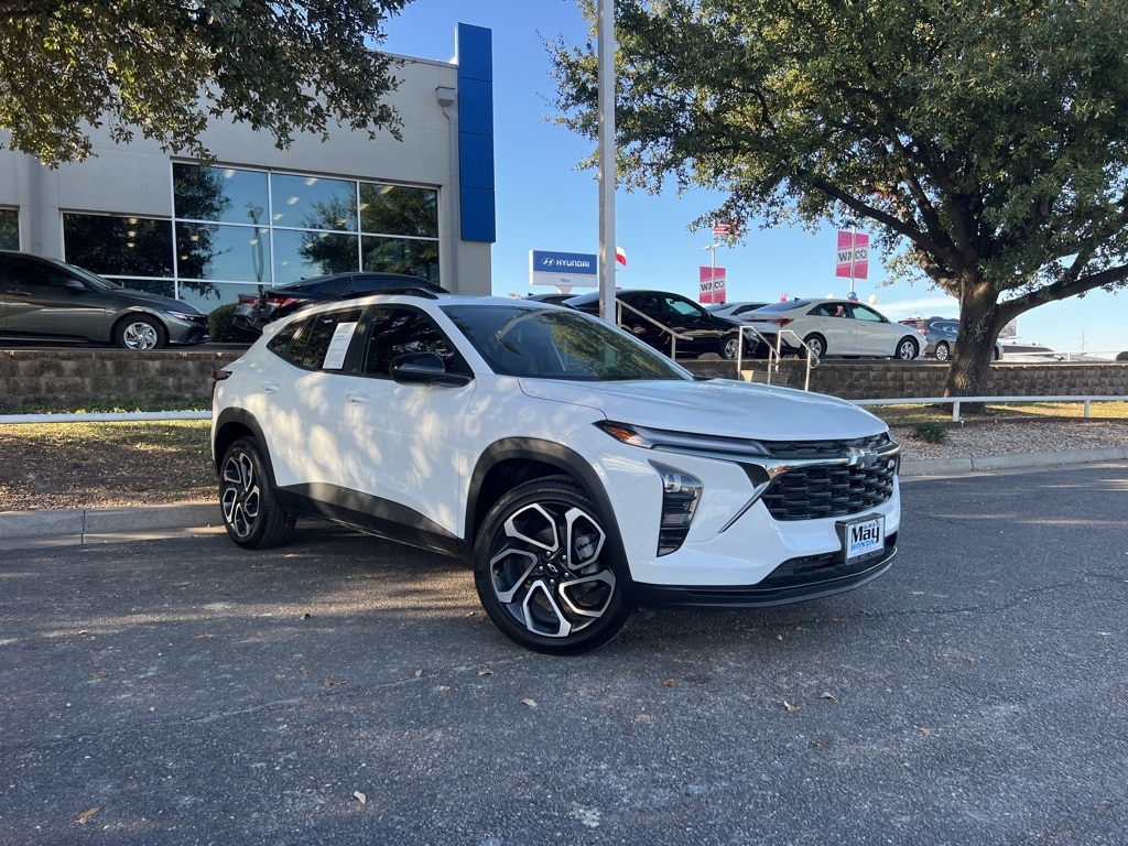 2025 Chevrolet Trax RS's photo