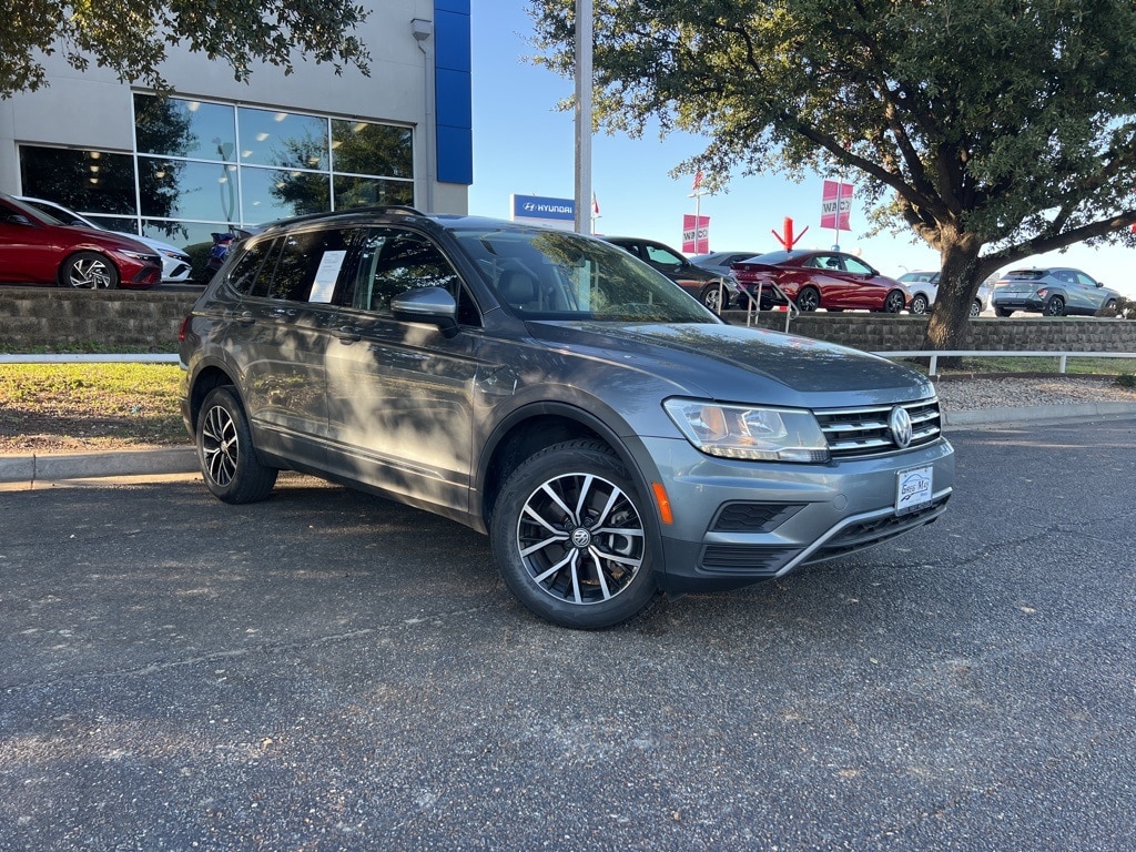 2021 Volkswagen Tiguan SE's photo