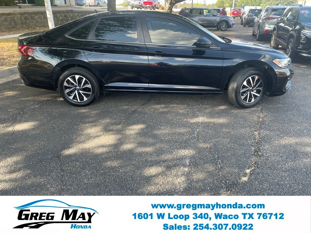 3VW5M7BU9RM052818